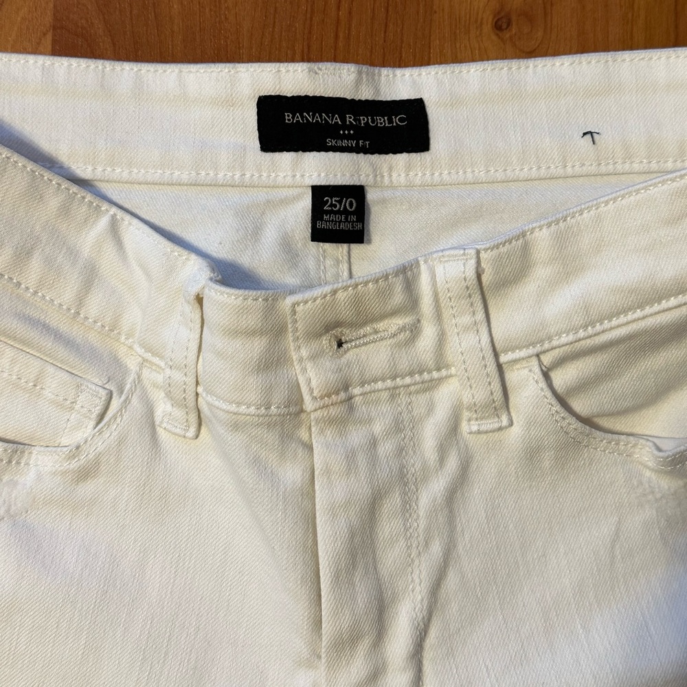 White Banana republic skinny jeans